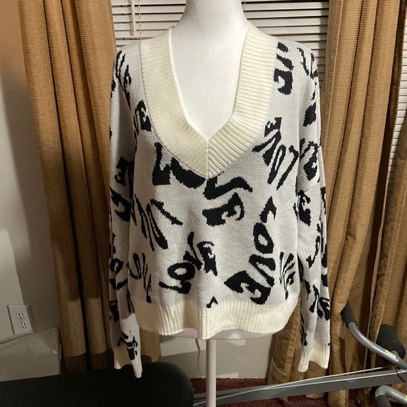 Madden NYC Sweaters - Madden NYC Love Sweater NEW WITH TAGS